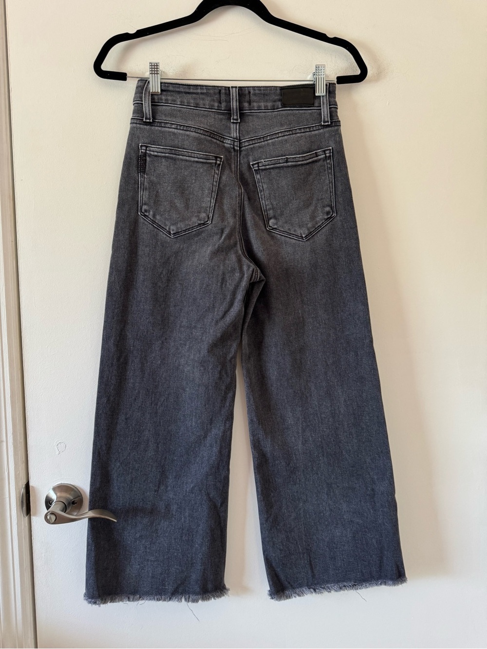 PAIGE Anessa Petite Wide Leg high Rise Raw Hem In Black Lotus Wash Jean Size 26 - Picture 3 of 16